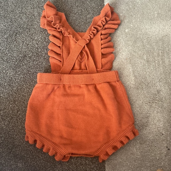 Cat & Jack mustard romper 18 m - Picture 4 of 5